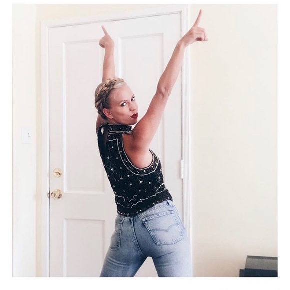 Meet your Posher, Abigail - Picture 3 of 6